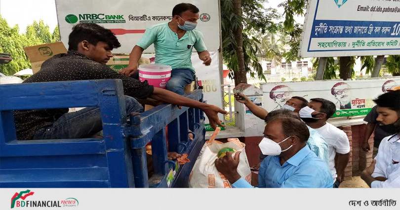 পাবনায় ভালো নেই মধ্যবিত্ত নিম্ন-মধ্যবিত্তরা