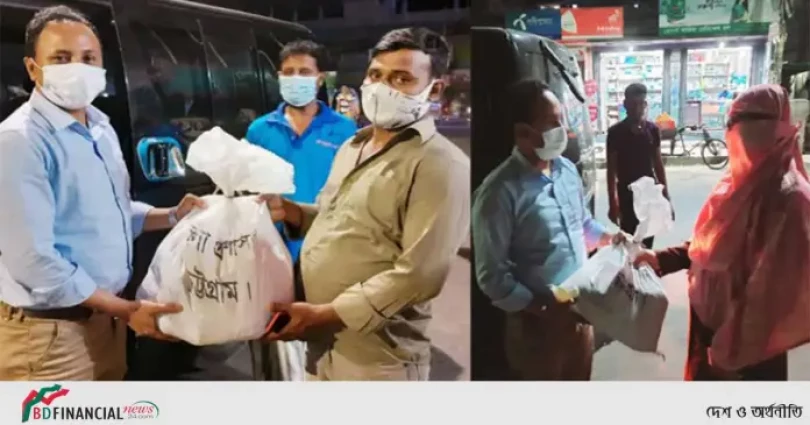 চট্টগ্রামে রাতেই ঘরে পৌঁছে যাচ্ছে জেলা প্রশাসনের ত্রাণ