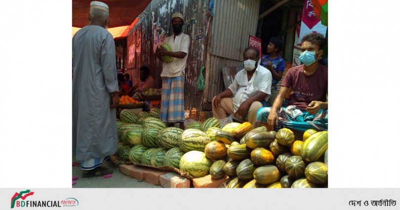 ঝালকাঠির বিভিন্ন হাট-বাজার পানিফল বাঙ্গি-তরমুজে সয়লাব
