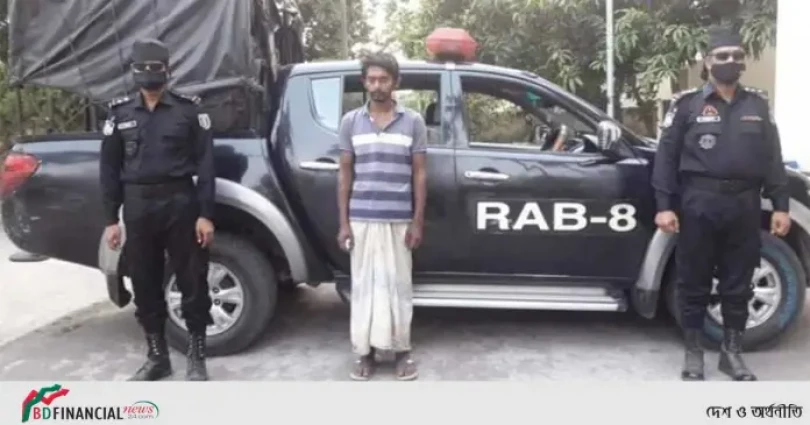 মাদারীপুরে হেরোইন ও ইয়াবাসহ ১ মাদক ব্যবসায়ীকে গ্রেফতার করছে র্যাব-৮