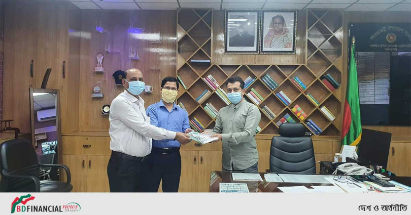 "ঢাকার চিকিৎসা মানিকগঞ্জেই সম্ভব" : কোভিড-১৯ মোকাবেলায় জেলাপ্রশাসনের ভিন্ন উদ্যোগ