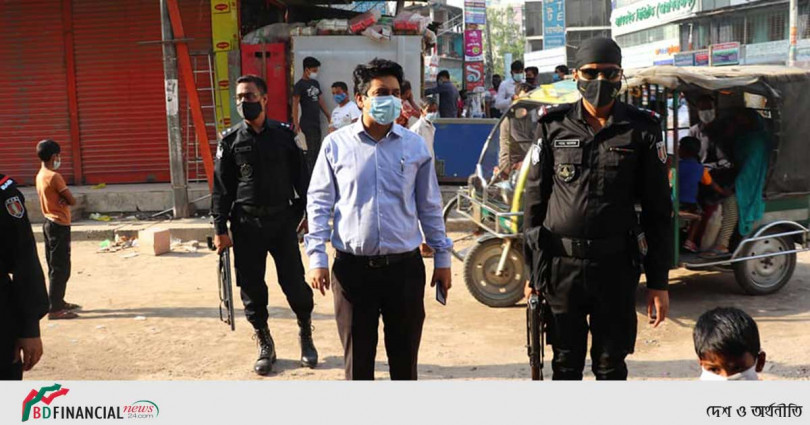 লকডাউন নিশ্চিতকরণে রংপুর জেলা প্রশাসনের মোবাইল কোর্ট