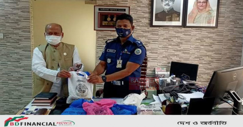 পটুয়াখালীতে পুলিশ সদস্যদের জন্য সুরক্ষা সামগ্রী উপহার