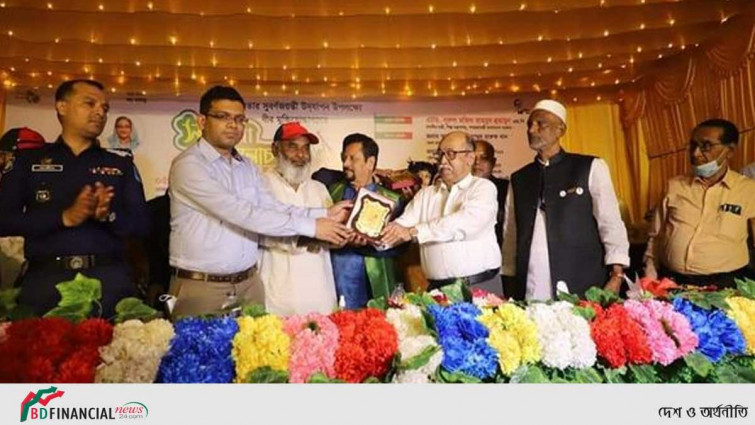 "স্বাধীনতার সুবর্ণজয়ন্তী উদযাপনে নরসিংদীতে বীর মুক্তিযোদ্ধাদের সংবর্ধনা