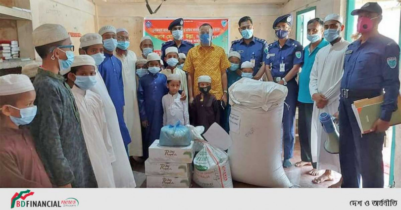 মানবিক পুলিশ সুপার মোহাম্মদ উল্ল্যার উদ্যোগে ১৮৫ জন এতিম পেল ইফতার সামগ্রী