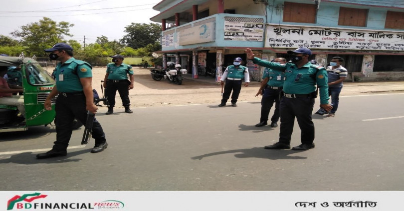 লক ডাউন বাস্তবায়নে নিরলসভাবে কাজ করছে খুলনা মেট্রোপলিটন পুলিশ