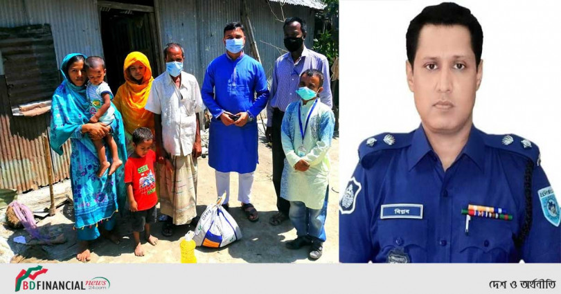 ভ্যানচালকের বাড়িতে ১ মাসের বাজার পৌঁছে দিলেন এসপি বিপ্লব কুমার সরকার