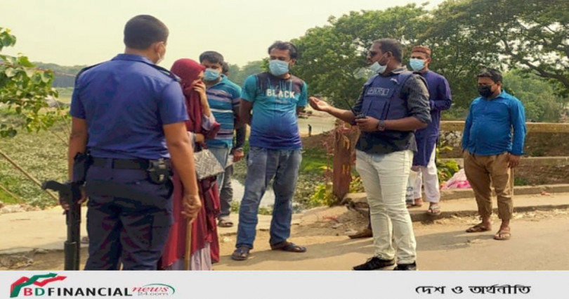 অহিংস 'গান্ধীগিরি' কৌশল বেছে নিয়েছেন রাঙ্গুনিয়া-রাউজান সার্কেলের সহকারী পুলিশ সুপার