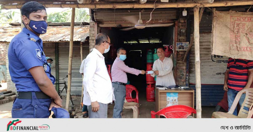 সরকারি নির্দেশনা প্রতিপালনে তৎপর সাতক্ষীরা জেলা প্রশাসন