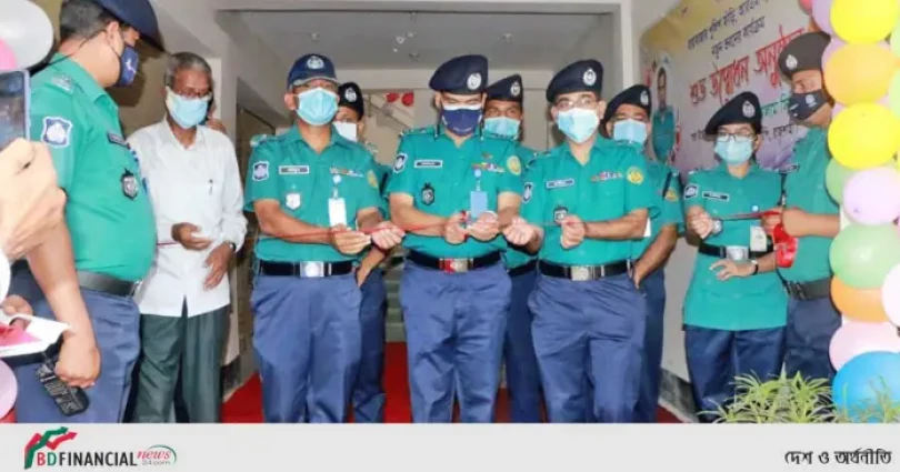 বায়া বাজার পুলিশ ফাঁড়ির নতুন ভবন উদ্বোধন করলেন আরএমপি পুলিশ কমিশনার