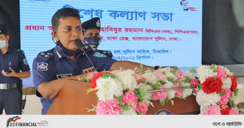 টাঙ্গাইল জেলা পুলিশের রিজার্ভ অফিস পরিদর্শন করলেন ডিআইজি হাবিবুর রহমান