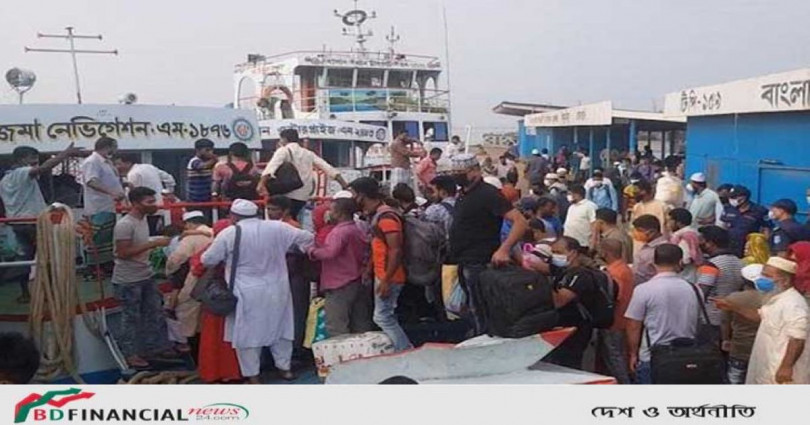 পাটুরিয়া-দৌলতদিয়া রুটে ঢাকামুখী মানুষের ভিড়