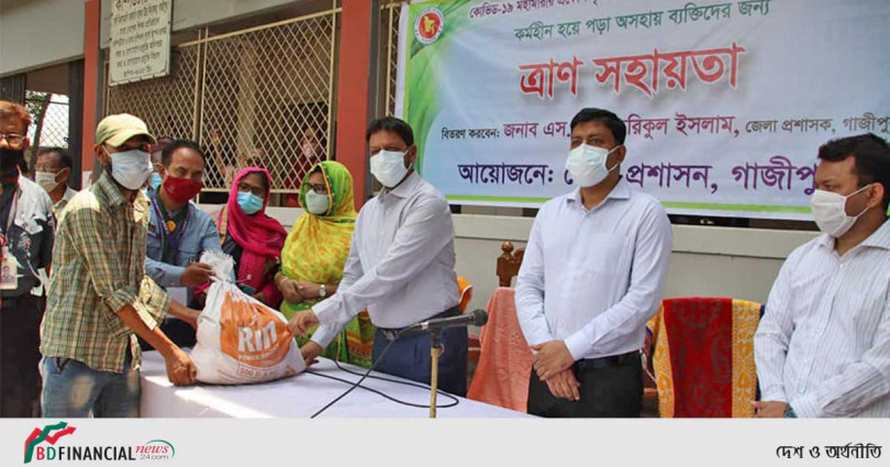 গাজীপুরে গণপরিবহন শ্রমিকদের জন্য খাদ্য সহায়তা