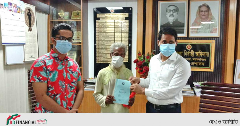 বিডিফিন্যান্সিয়ালনিউজ ২৪.কম-এ সংবাদ প্রকাশের পর বয়স্ক ভাতার কার্ড পেল ভিক্ষুক নূর আলী