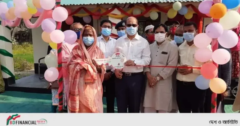 জয়পুরহাটে পাকা ঘর পেল দুই পরিবার