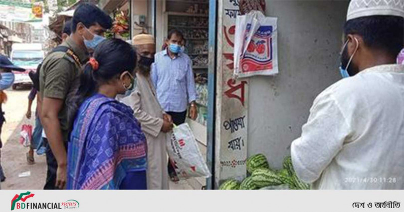 ভ্রাম্যমান আদালতের অভিযানে ঝালকাঠিতে টিসিবির ১৮ লিটার তেল উদ্ধার, একলাখ টাকা জরিমানা