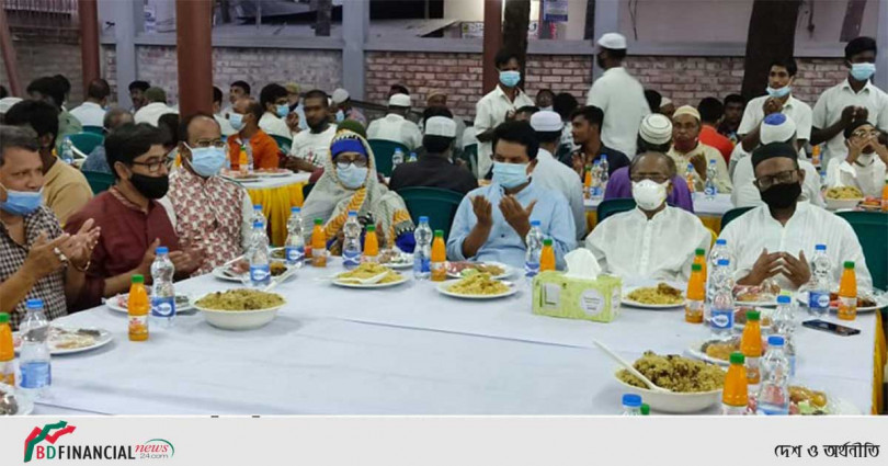 ফরিদপুরে আ.লীগের সম্মানে এ কে আজাদের ইফতার