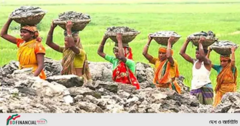 করোনাকালে বেশি ক্ষতির শিকার নারী শ্রমিক