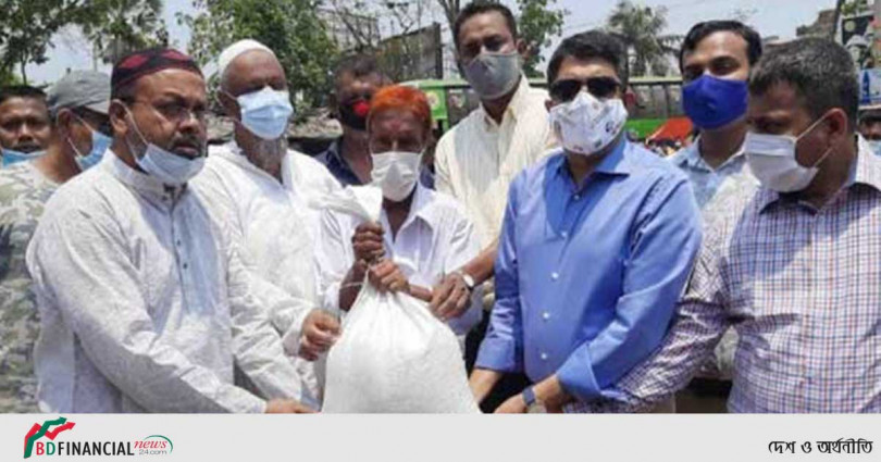 মে দিবসে শ্রমিকদের মধ্যে বাগেরহাট জেলা প্রশাসনের খাদ্য সহায়তা
