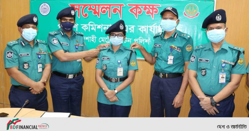 অতিরিক্ত উপ-কমিশনারদের র‌্যাঙ্ক ব্যাজ পরালেন আরএমপি কমিশনার