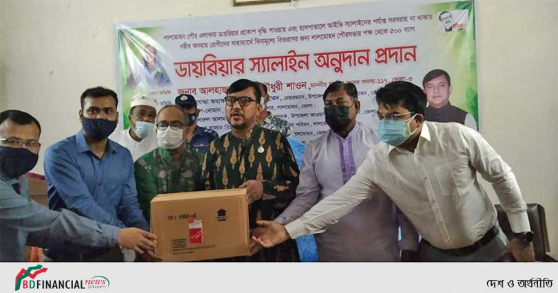 ভোলার লালমোহন হাসপাতালে ৫শত ব্যাগ আইভি স্যালাইন প্রদান করলেন নূরুন্নবী চৌধুরী শাওন এমপি