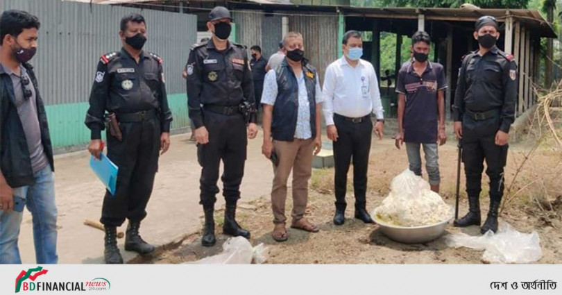 দোহারে সেমাই কারখানায় অভিযান, লাখ টাকা জরিমানা করলো র‌্যাব-১১