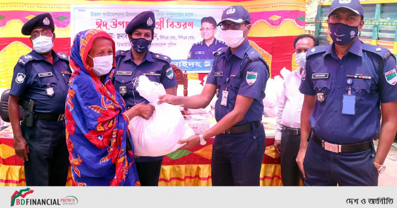 উত্তরণ ফাউন্ডেশন এর উদ্যোগে ঝিনাইদহে বেদে সম্প্রদায়ের মাঝে ঈদ উপহার সামগ্রী বিতরণ