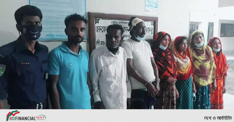 বিজিবির সোর্স পরিচয়ে পুলিশের উপর হামলা, ৪ পুলিশ অবরুদ্ধ: আটক ৭