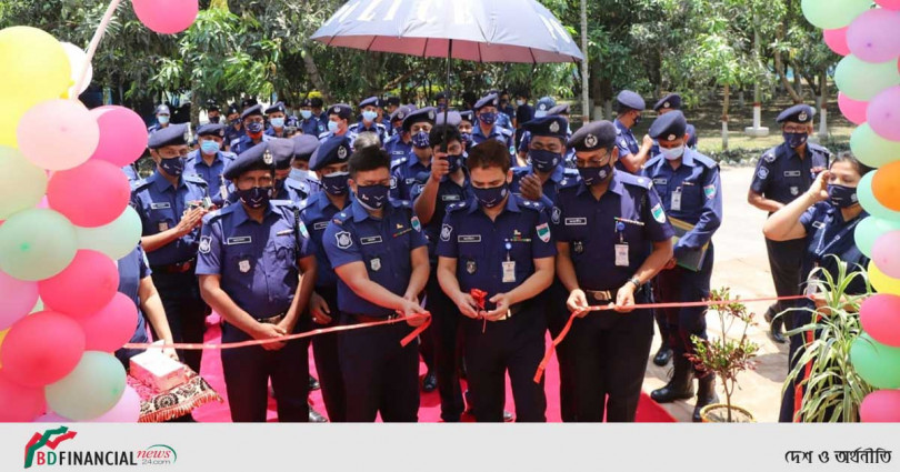 চুয়াডাঙ্গা পুলিশ লাইন্সে "জ্ঞান অন্বেষণ" নামক লাইব্রেরীর শুভ উদ্বোধন করলেন পুলিশ সুপার