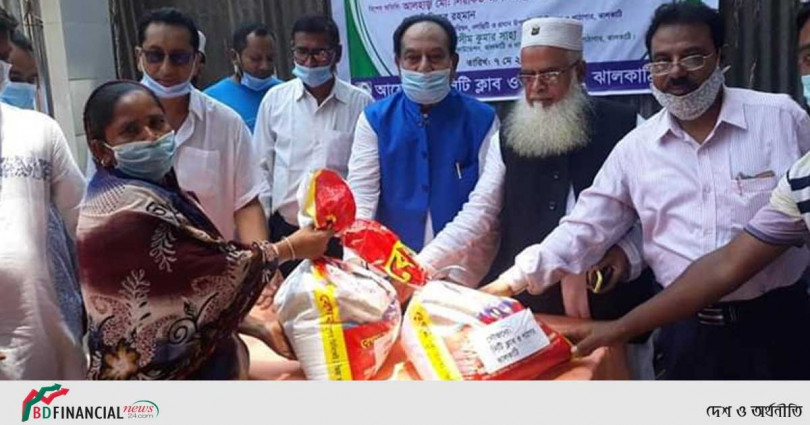 ঝালকাঠিতে ক্ষতিগ্রস্থ অসহায় পরিবারের মাঝে মানবিক সহায়তা প্রদান