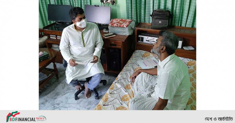 বাগেরহাটে সাংবাদিকের চিকিৎসায় জেলা প্রশাসনের সহায়তা