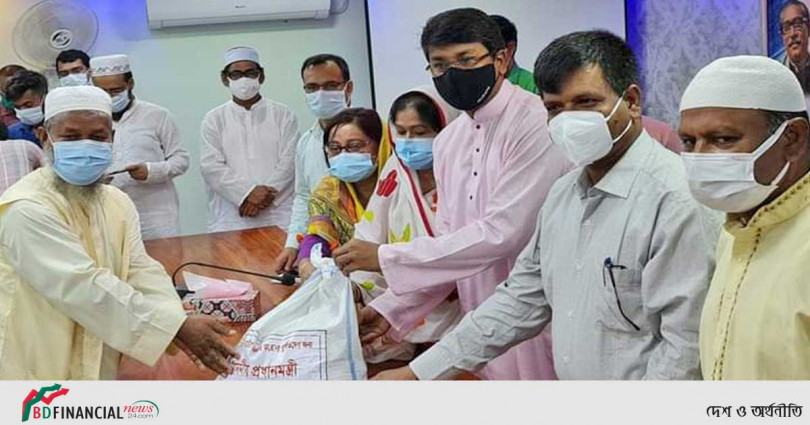 নাটোরে ২৬০ জন ঈমাম-মুয়াজ্জিন -খাদেমকে প্রধানমন্ত্রীর পক্ষ থেকে মানবিক সহায়তা প্রদান