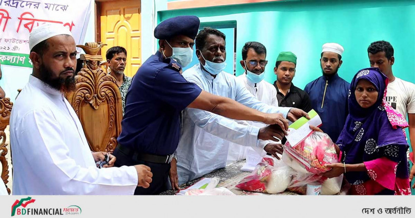 গোপালগঞ্জে দুই সহস্রাধিক প্রতিবন্ধী ও দরিদ্রদের মাঝে ঈদসামগ্রী ও শাড়ী-লুঙ্গী বিতরণ