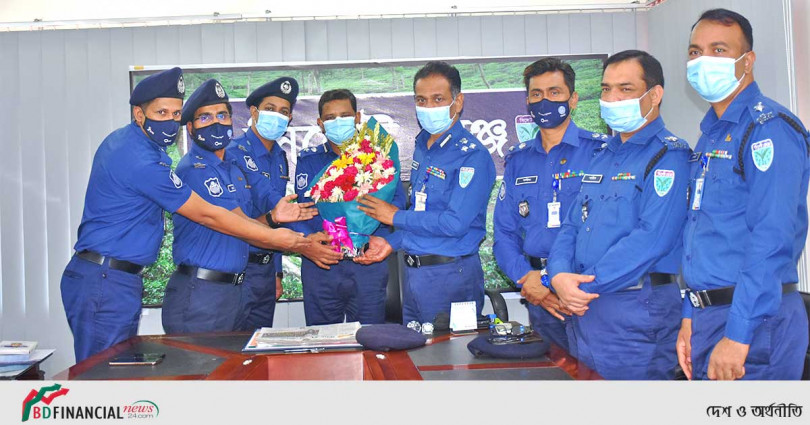 সিলেট রেঞ্জ ডিআইজির কার্যালয়ে পদোন্নতিপ্রাপ্ত কর্মকর্তাদের র্যাঙ্ক ব্যাজ পরিধান অনুষ্ঠান