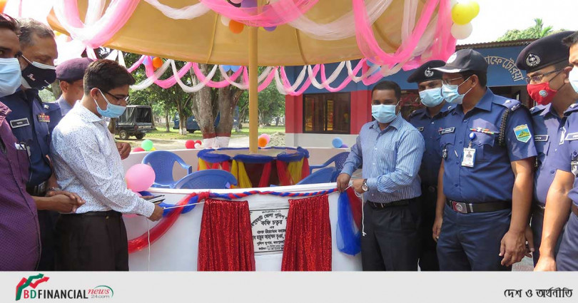 জয়পুরহাট পুলিশ লাইনন্সে কফি চত্বর এবং ক্যান্টিন শুভ উদ্বোধন করেন পুলিশ সুপার