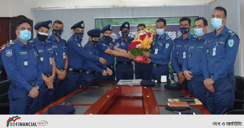 হবিগঞ্জের ২ জনসহ ৭ কর্মকর্তার র্যাংক-ব্যাজ পরিধান করালেন সিলেট রেঞ্জের ডিআইজি