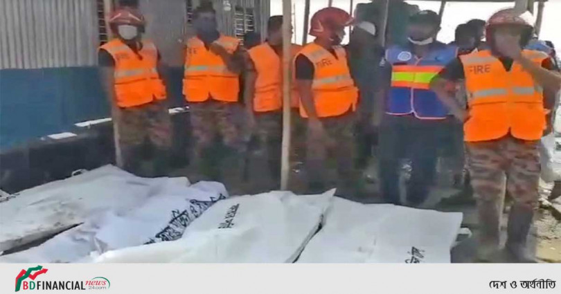 বাংলাবাজার-শিমুলিয়া নৌরুটে ফেরিতে পদদলিত হয়ে ৫ জনের মৃত্যু
