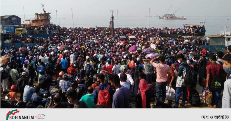 ফেরিতে হুড়োহুড়ি : শিমুলিয়ায় প্রাণ গেল ৬ জনের
