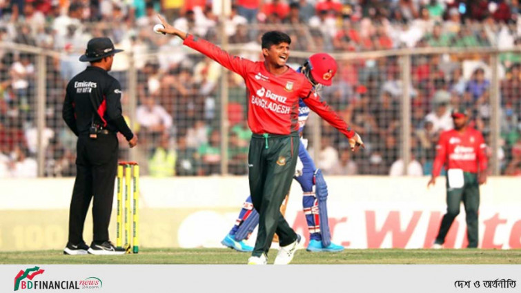 ফিল্ডিং ব্যর্থতায় বাংলাদেশের বড় হার