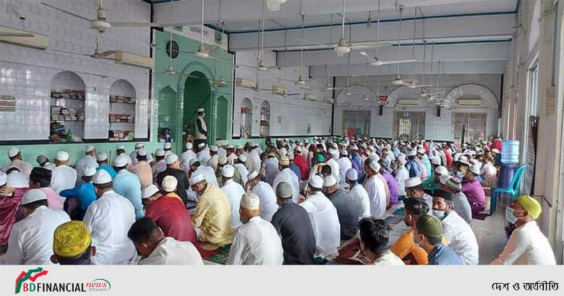 মাদারীপুরে মসজিদে মসজিদে ঈদের জামাত অনুষ্ঠিত