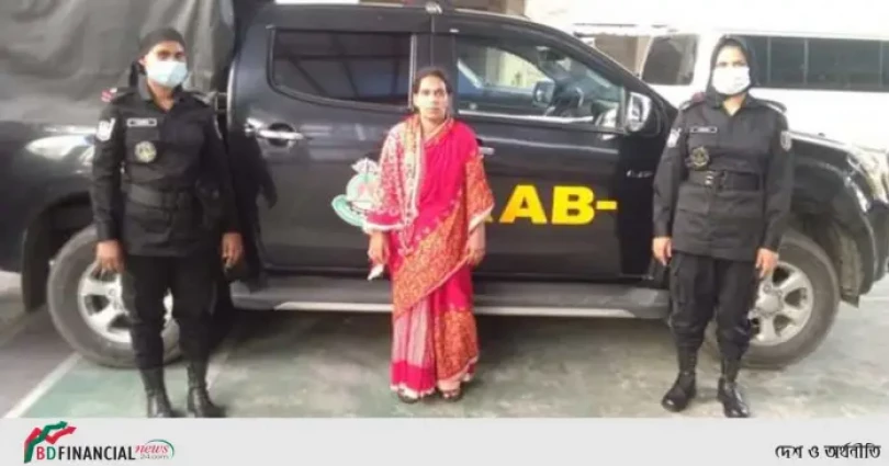 র‌্যাবের পৃথক অভিযানে বিপুল পরিমান চোলাই মদসহ ২ মাদক ব্যবসায়ী গ্রেফতার