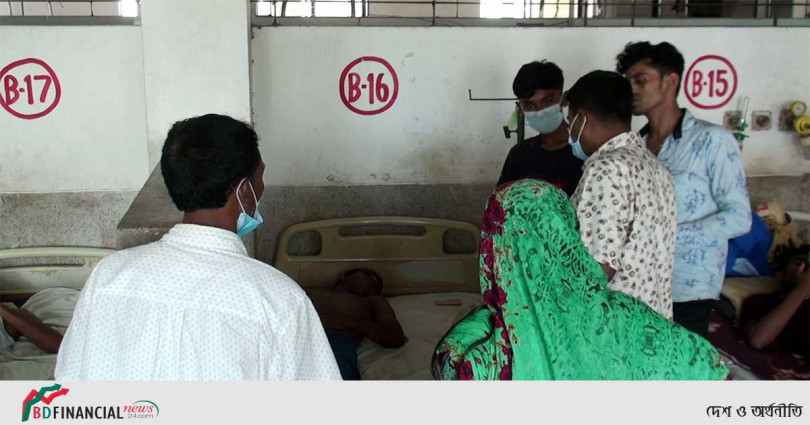গোপালগঞ্জে আসামিকে ধরতে গিয়ে আসামীর ছেলে ও পুত্রবধুকে পিটিয়ে আহত করেছে পুলিশ
