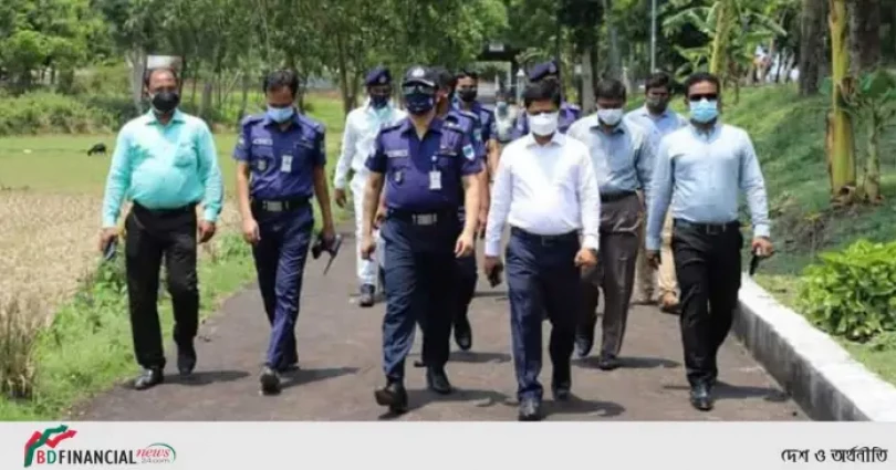 দর্শনা স্থলবন্দর সরেজমিনে পরিদর্শন করলেন জেলা প্রশাসক ও পুলিশ সুপার