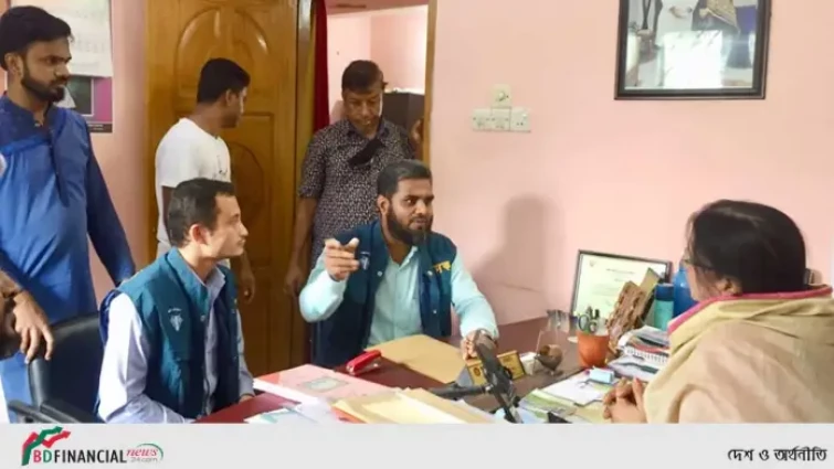 ঘুস ছাড়া মেলে না ওয়ারিশান সনদ, দুদকের অভিযানে ধরা