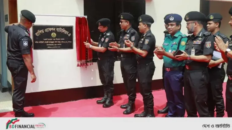 মহাপরিচালক র্যাব ফোর্সেস কর্তৃক র্যাব-৪ সদরদপ্তরে নবনির্মিত ফোর্স ব্যারাক উদ্বোধন