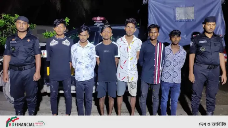 র্যাব-১ এর বিশেষ অভিযানে টঙ্গী হতে কিশোর গ্যাং ‘‘দাদা ভাই” গ্রুপের মূল হোতাসহ গ্রেফতার ৬
