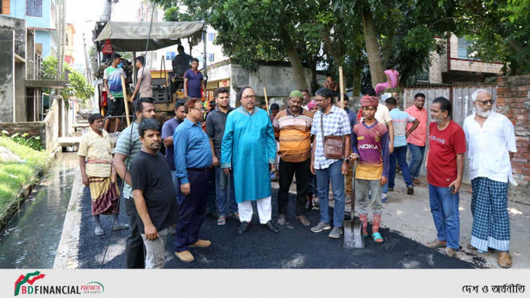 উন্নয়ন কাজ পরিদর্শন করলেন রাজশাহী সিটি কর্পোরেশনের মেয়র এ.এইচ.এম খায়রুজ্জামান লিটন