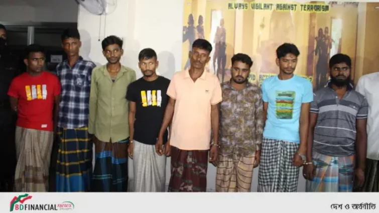 সমুদ্র ও বাঁশখালীতে ১২ জন জলদস্যুকে গ্রেফতার করেছে র‌্যাব-৭