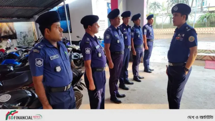 কলাপাড়া থানা পরিদর্শনে পটুয়াখালীর জেলা পুলিশ সুপার সাইদুল ইসলাম