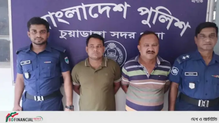 চুয়াডাঙ্গায় পুলিশ ফাঁড়ির অভিযানে ৫টি অবৈধ স্বর্ণের বারসহ প্রাইভেটকার জব্দ